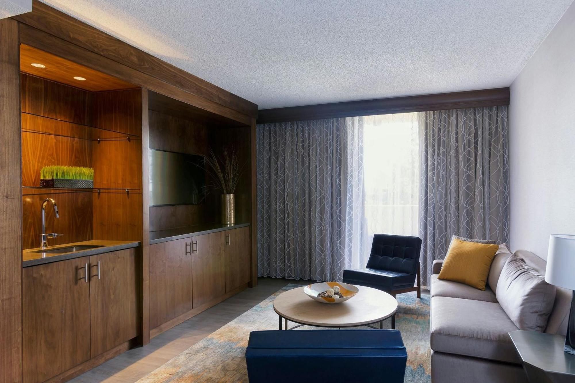 Greensboro-High Point Marriott Airport Exteriör bild